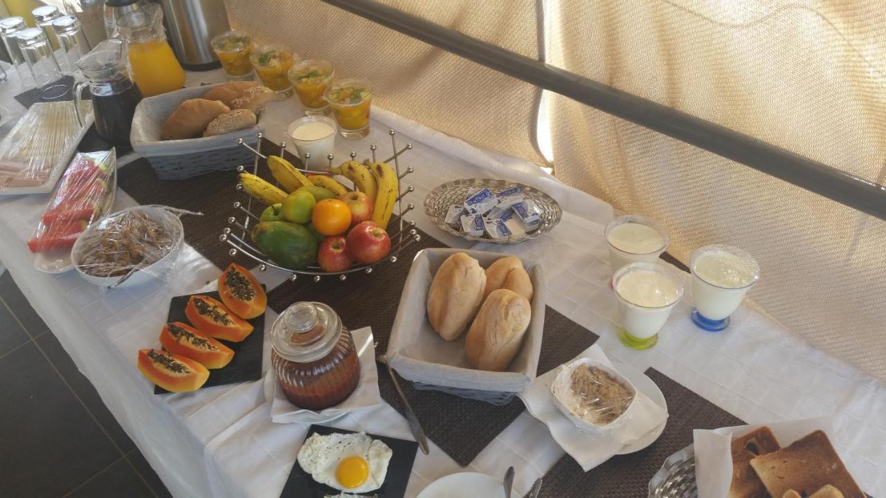 Vivi Hotel 프라이아 외부 사진